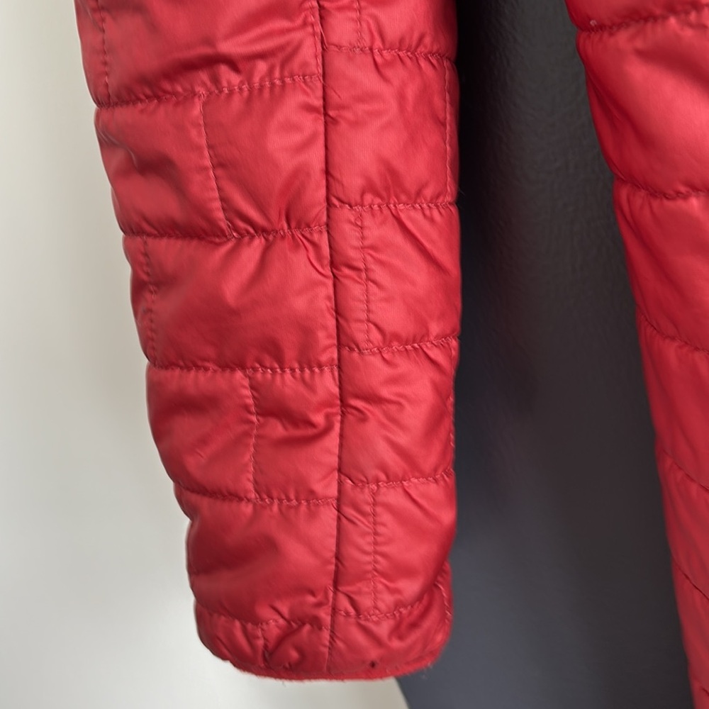 Patagonia jacket in excellent condition. Perfect for any occasion. - Picture 7 of 14